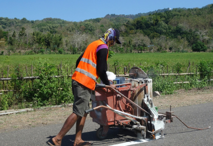 Thi công sơn vạch kẻ đường